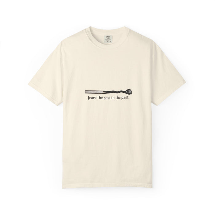 T-Shirt — Minimal Smoking Pipe Graphic “Leave the Past in the Past”