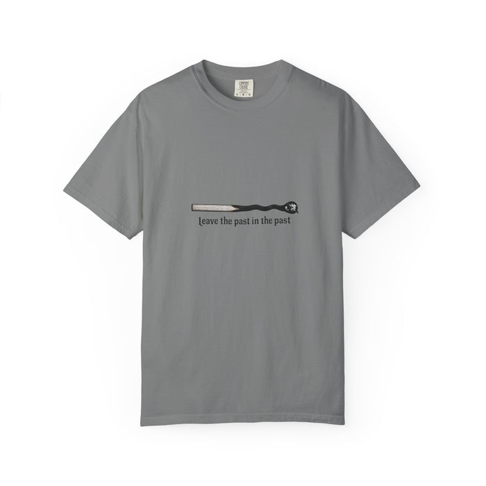 T-Shirt — Minimal Smoking Pipe Graphic “Leave the Past in the Past”